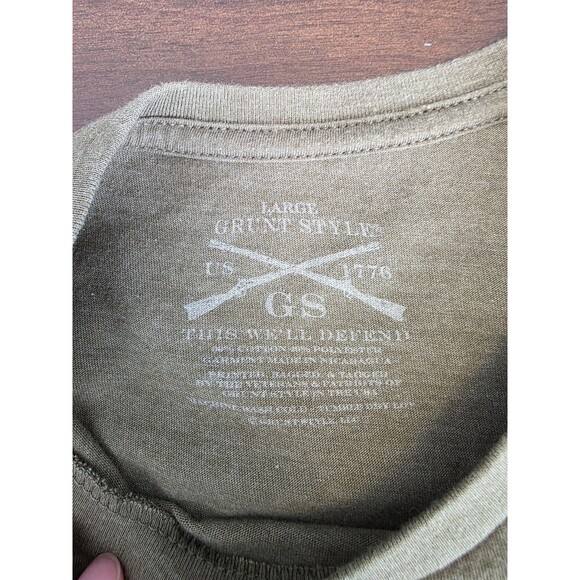 Womens Grunt Style Fitted T Shirt Sz L Green W White Flag - Picture 3 of 5